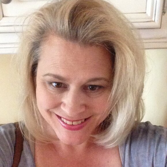 Meet your Posher, Katie - Picture 1 of 1